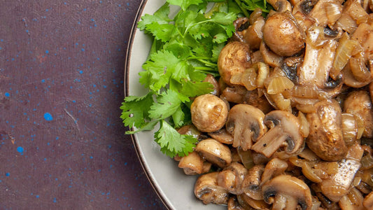 Creamy mushroom stroganoff with leeks, spinach and yoghurt sauce