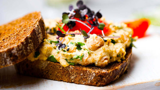Hummus & Tomato on Rye 