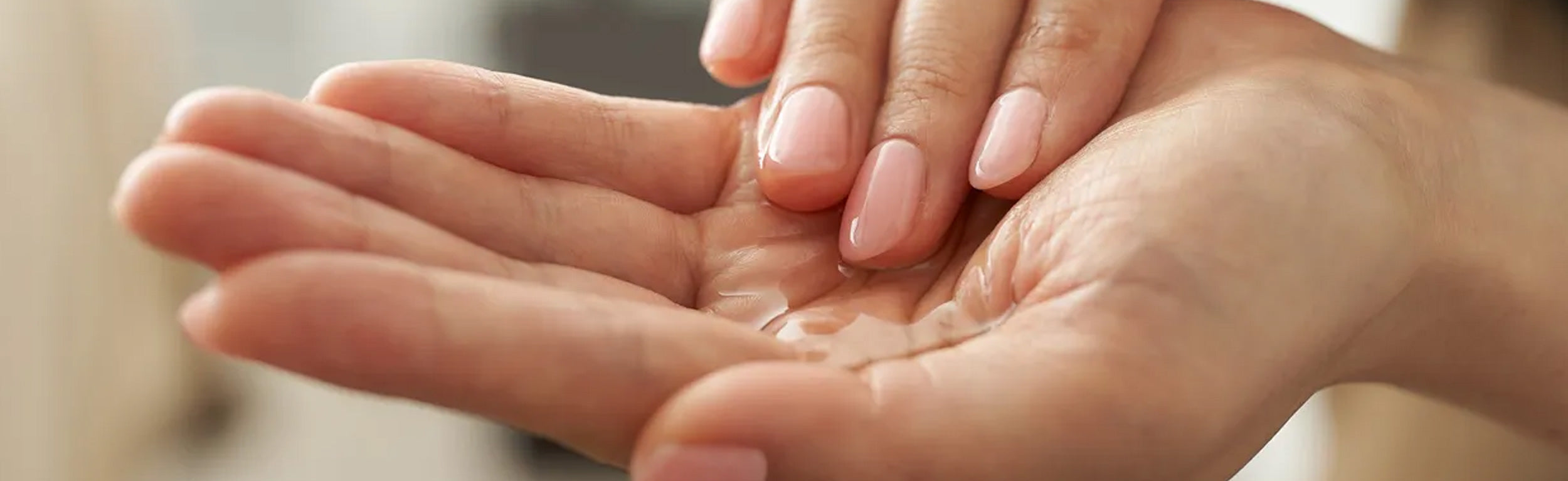 hands warming essential oils for massage